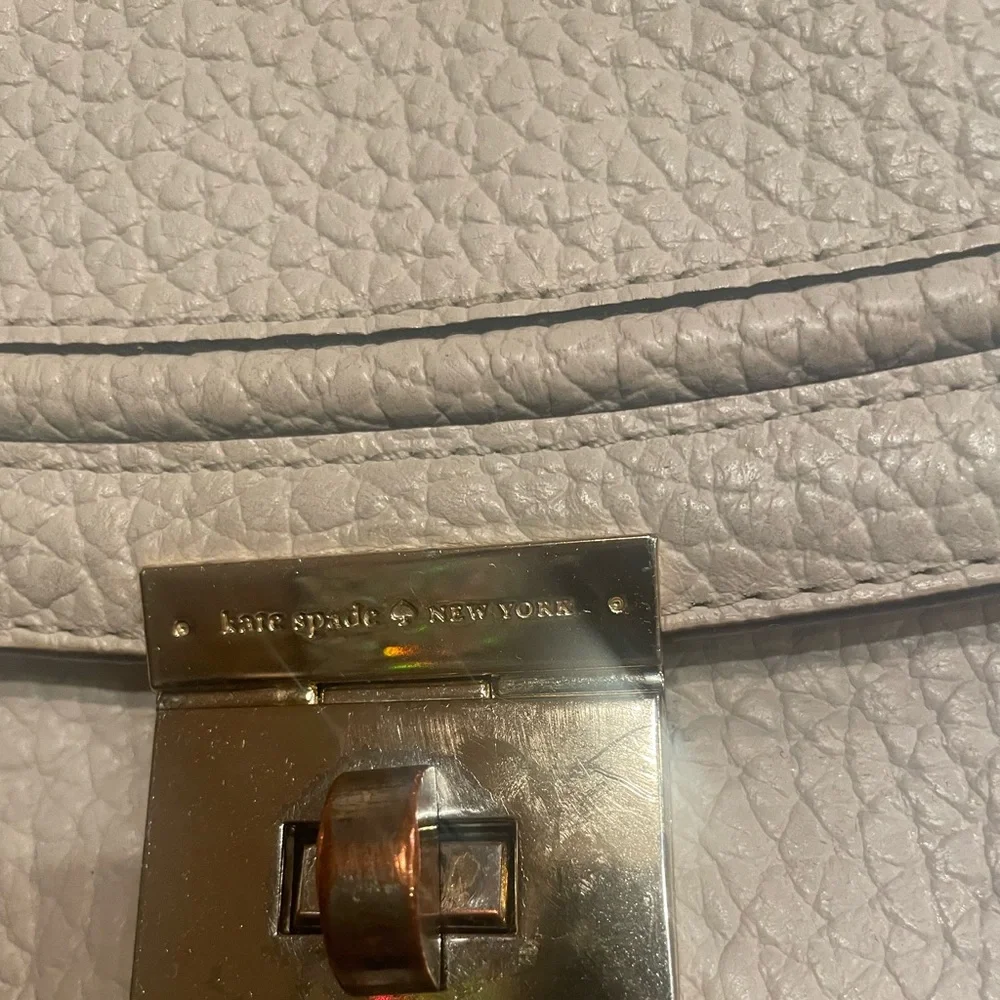Kate spade Elegant off White Leather Handbag with cream color signature lining. - Picture 2 of 9